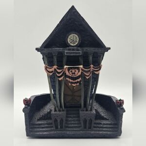 Hawthorne Village Town Hall Nightmare Before Christmas Pre- owned - Light House